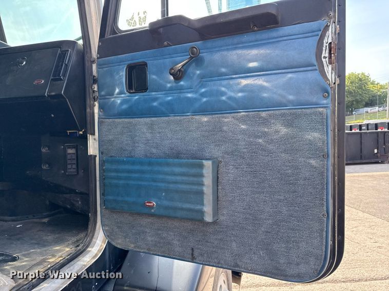 image for item DZ1488 1989 Peterbilt 377 semi truck