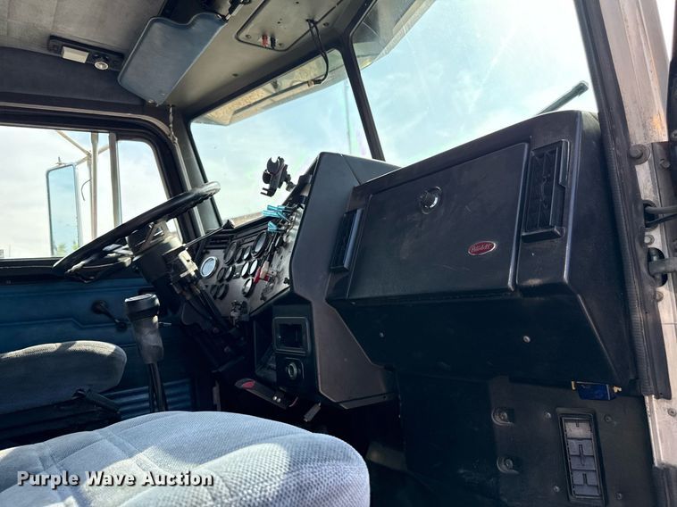 image for item DZ1488 1989 Peterbilt 377 semi truck