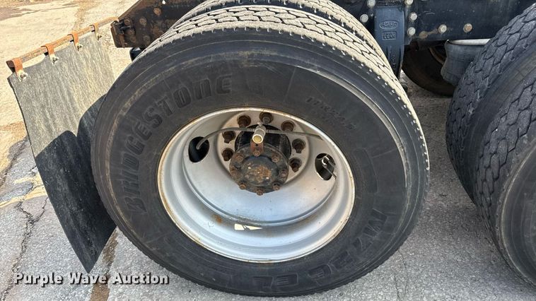 image for item DZ1488 1989 Peterbilt 377 semi truck