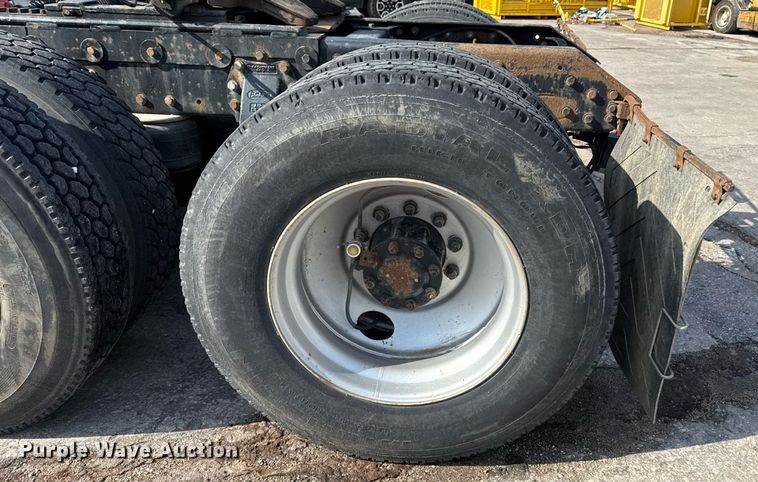 image for item DZ1488 1989 Peterbilt 377 semi truck