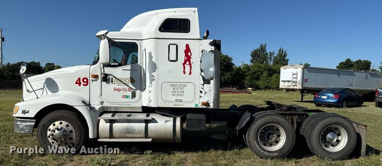 image for item DZ8628 2005 International 9400i semi truck