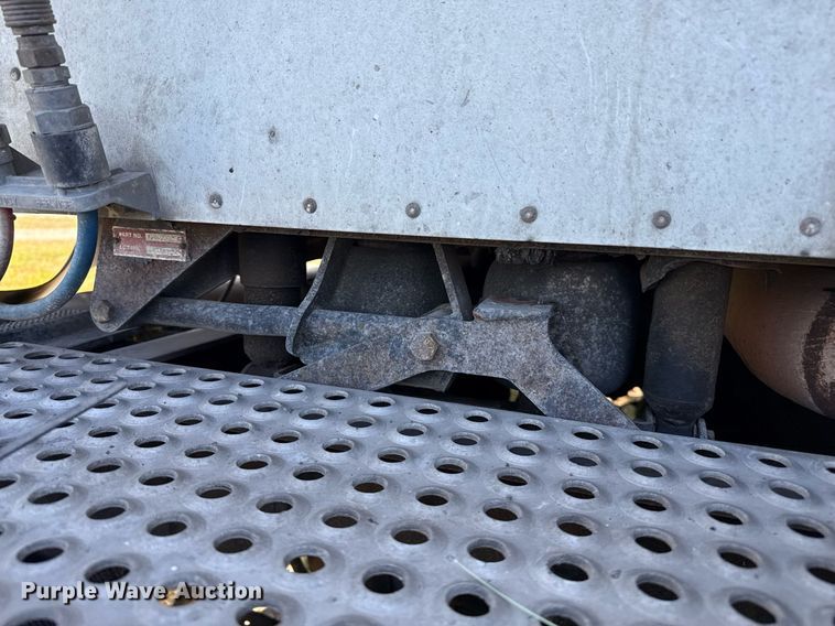 image for item DZ8628 2005 International 9400i semi truck