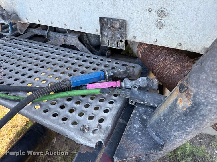 image for item DZ8628 2005 International 9400i semi truck