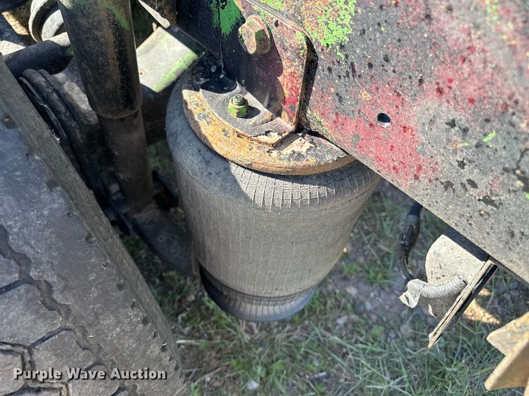 image for item DZ8628 2005 International 9400i semi truck