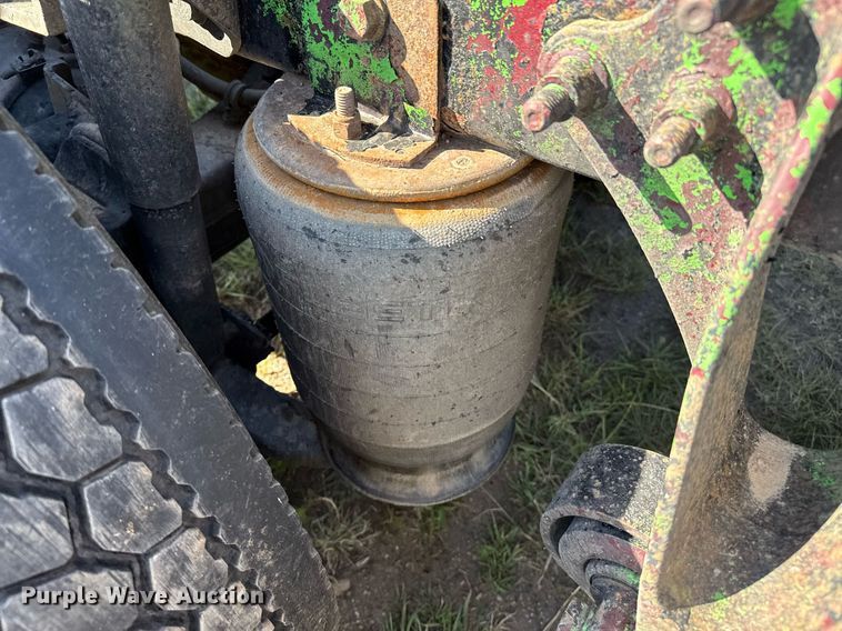 image for item DZ8628 2005 International 9400i semi truck