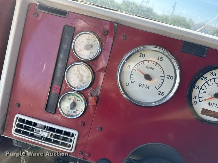 image for item DZ8628 2005 International 9400i semi truck