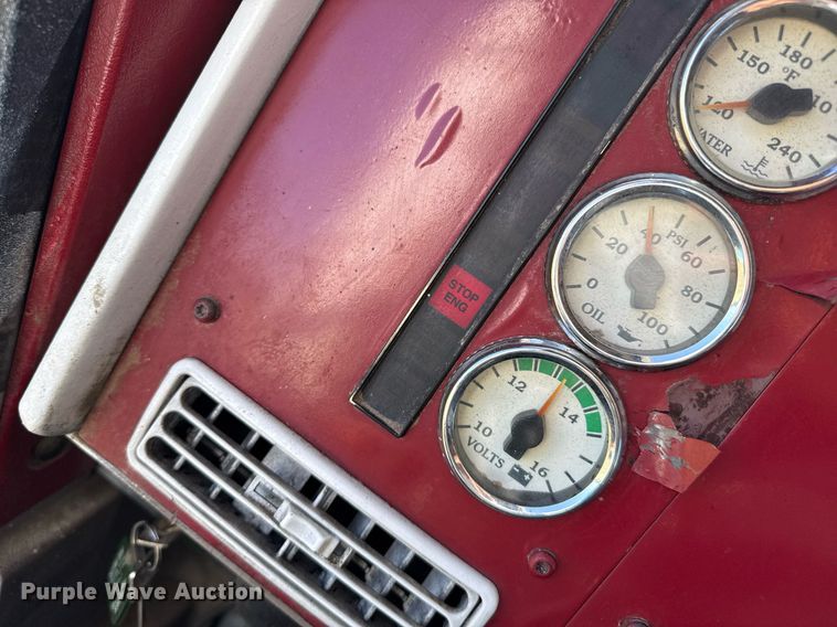 image for item DZ8628 2005 International 9400i semi truck