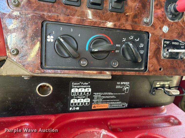 image for item DZ8628 2005 International 9400i semi truck