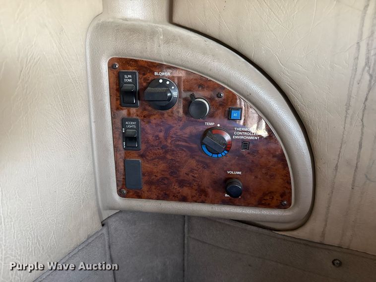 image for item DZ8628 2005 International 9400i semi truck