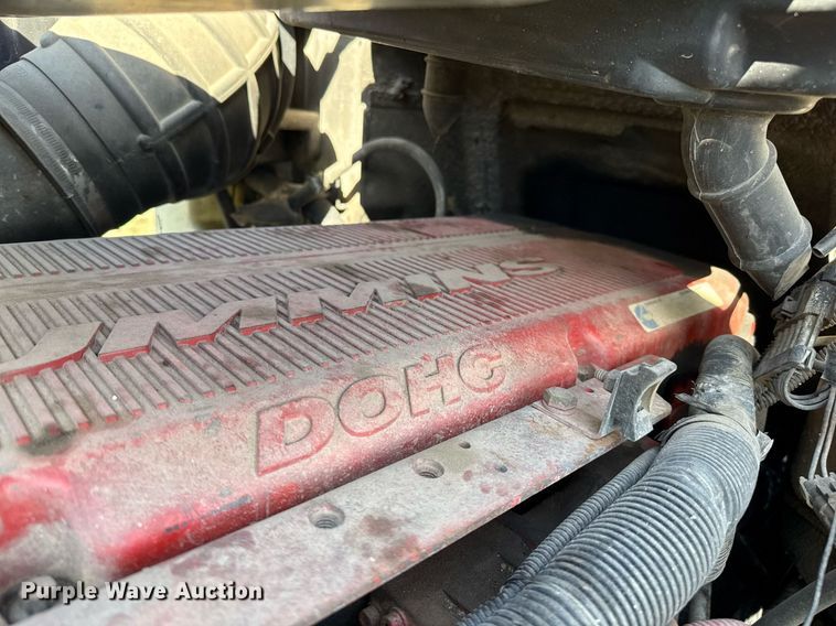 image for item DZ8628 2005 International 9400i semi truck