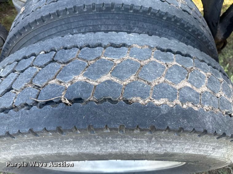 image for item DZ8628 2005 International 9400i semi truck