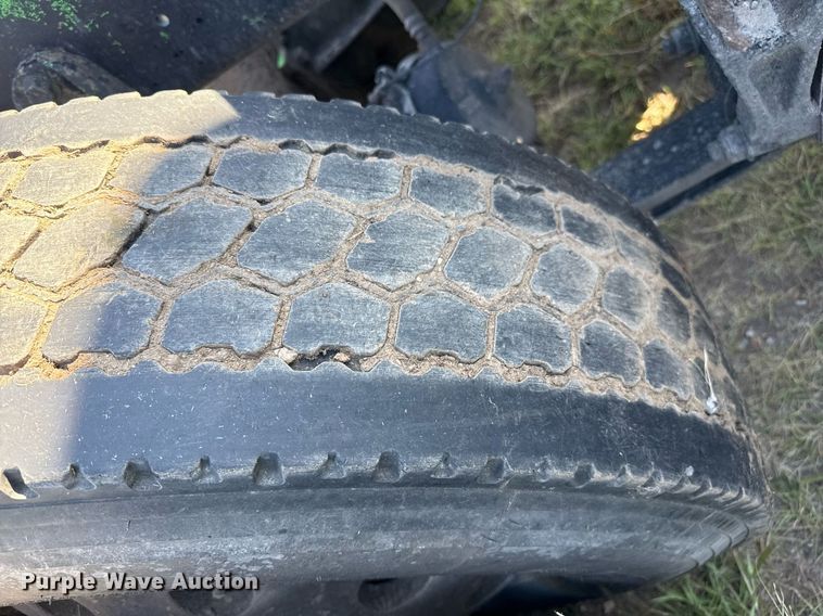 image for item DZ8628 2005 International 9400i semi truck