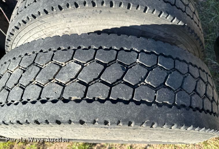 image for item DZ8628 2005 International 9400i semi truck