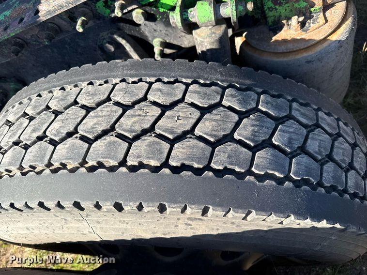 image for item DZ8628 2005 International 9400i semi truck