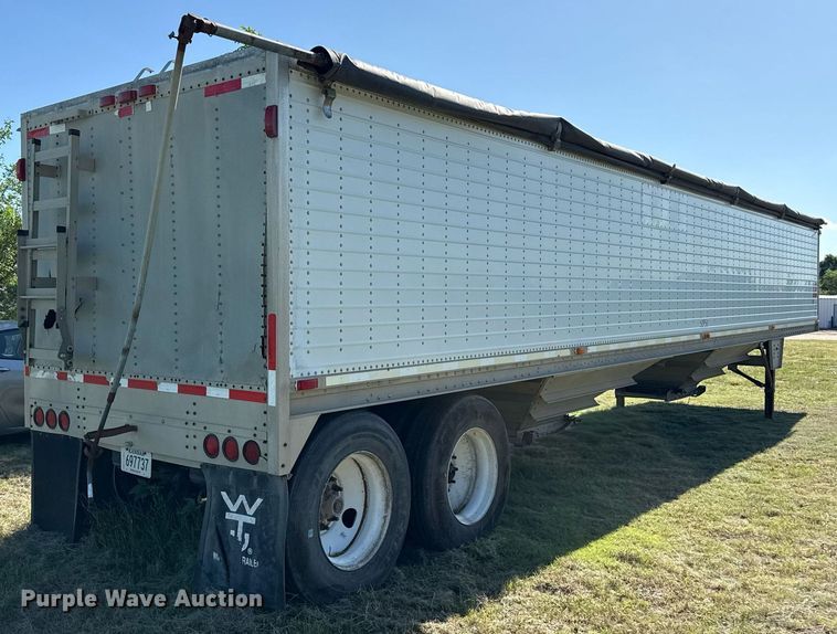 image for item DZ8629 2004 Wilson DWH-500 grain trailer