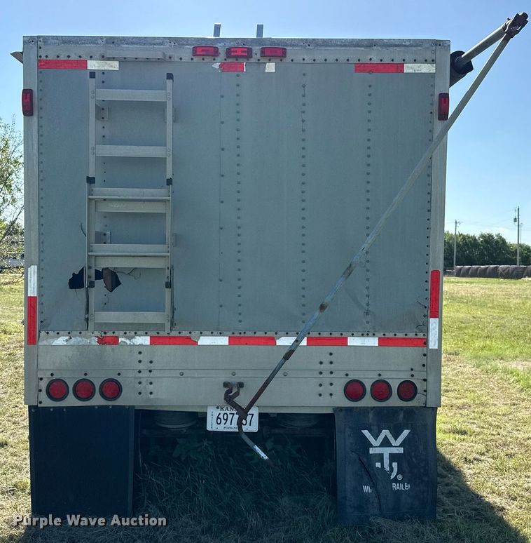 image for item DZ8629 2004 Wilson DWH-500 grain trailer
