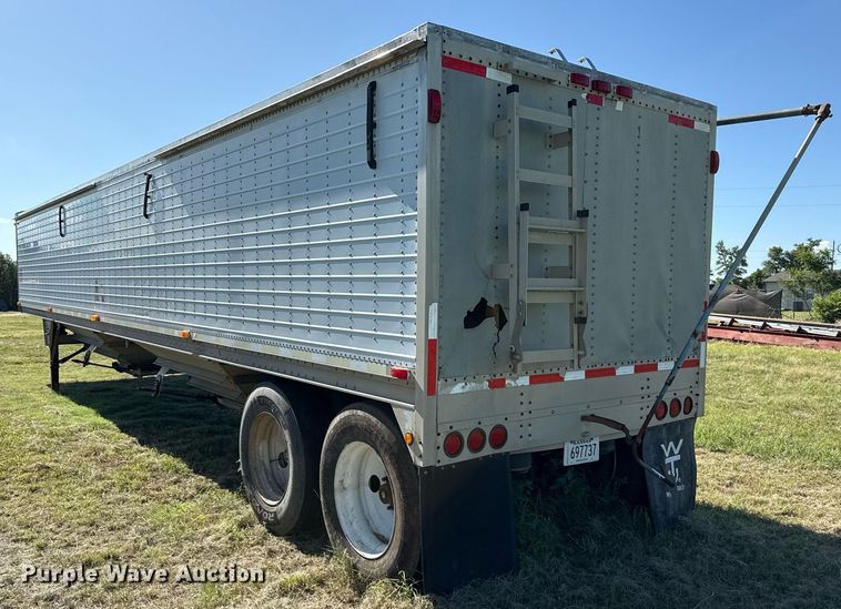 image for item DZ8629 2004 Wilson DWH-500 grain trailer