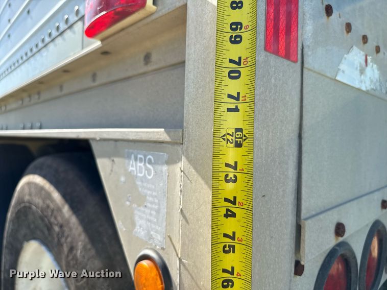 image for item DZ8629 2004 Wilson DWH-500 grain trailer