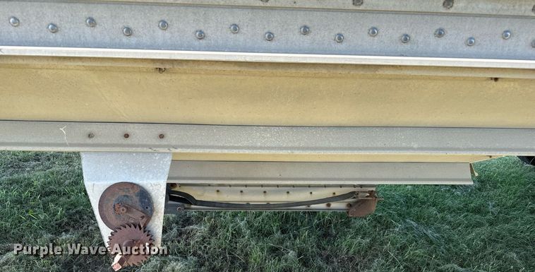 image for item DZ8629 2004 Wilson DWH-500 grain trailer