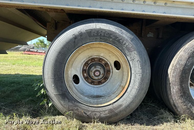 image for item DZ8629 2004 Wilson DWH-500 grain trailer