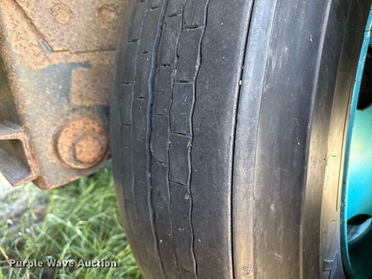 image for item DZ8629 2004 Wilson DWH-500 grain trailer