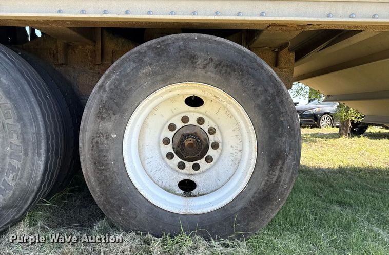 image for item DZ8629 2004 Wilson DWH-500 grain trailer