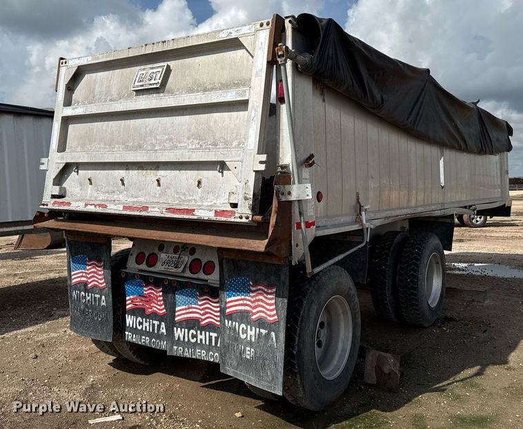 image for item DZ8746 2005 East end dump trailer