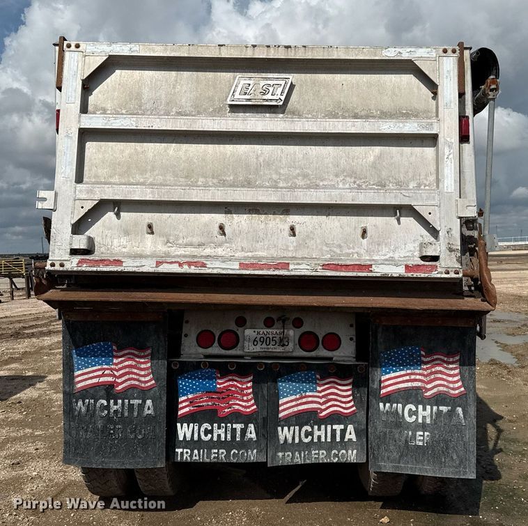 image for item DZ8746 2005 East end dump trailer