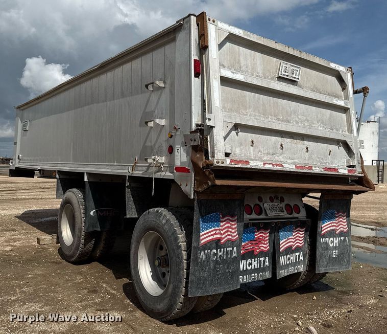 image for item DZ8746 2005 East end dump trailer