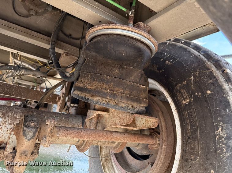 image for item DZ8746 2005 East end dump trailer