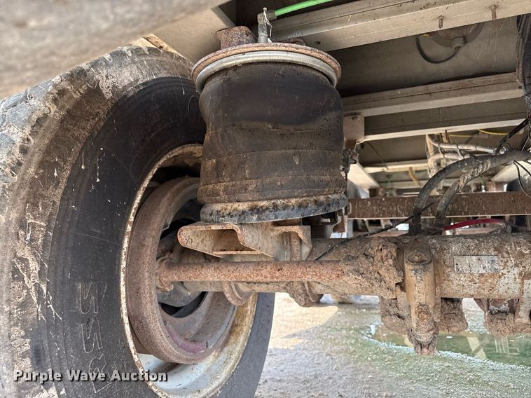 image for item DZ8746 2005 East end dump trailer