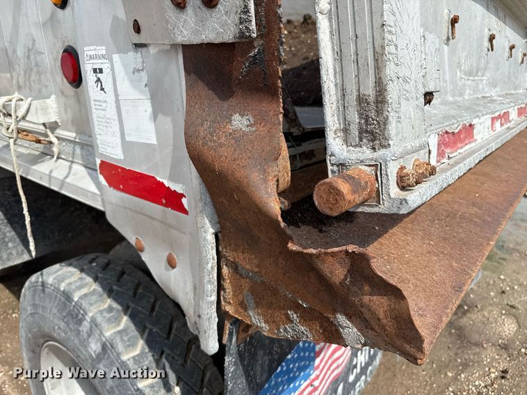 image for item DZ8746 2005 East end dump trailer