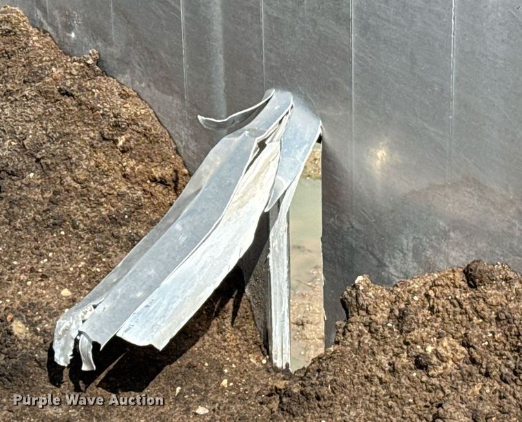 image for item DZ8746 2005 East end dump trailer