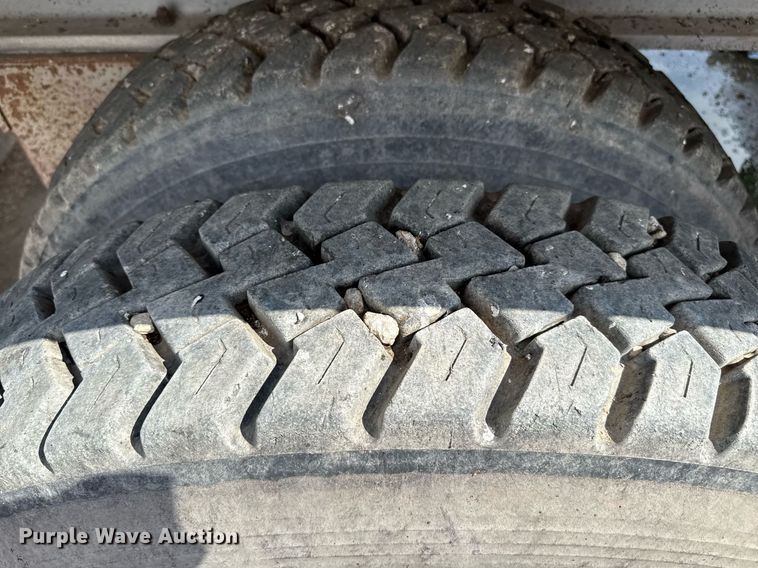 image for item DZ8746 2005 East end dump trailer