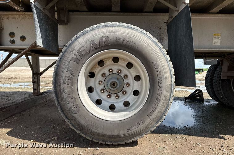 image for item DZ8746 2005 East end dump trailer