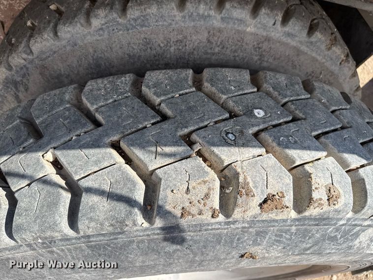 image for item DZ8746 2005 East end dump trailer