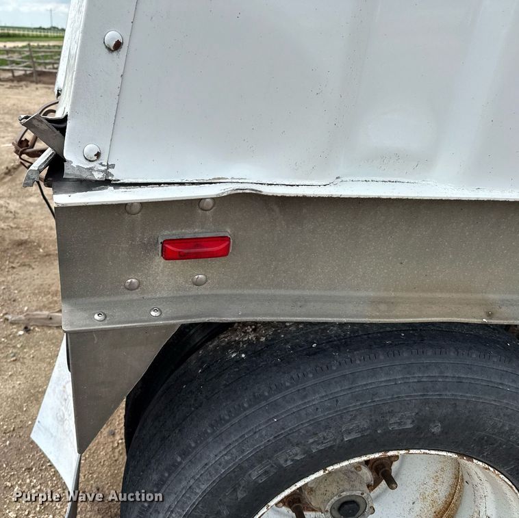 image for item DZ8747 2003 Jet grain trailer