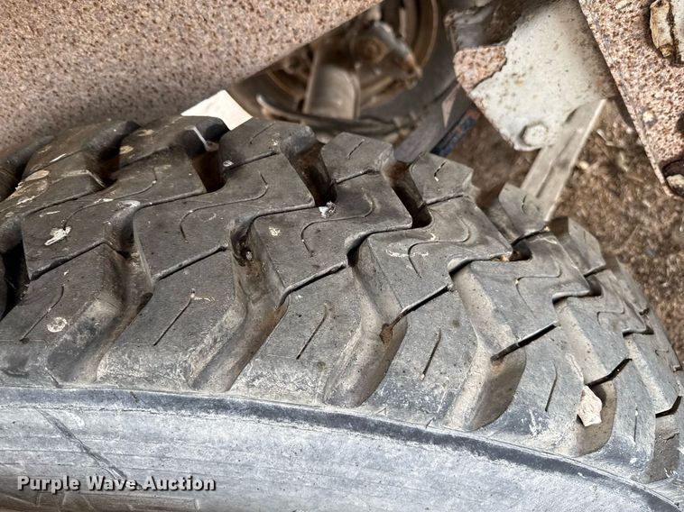 image for item DZ8747 2003 Jet grain trailer