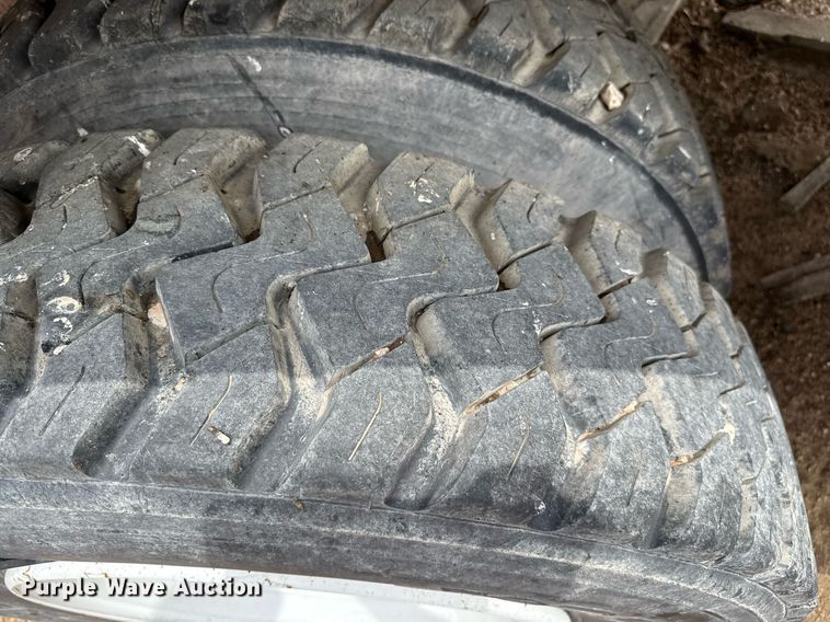 image for item DZ8747 2003 Jet grain trailer