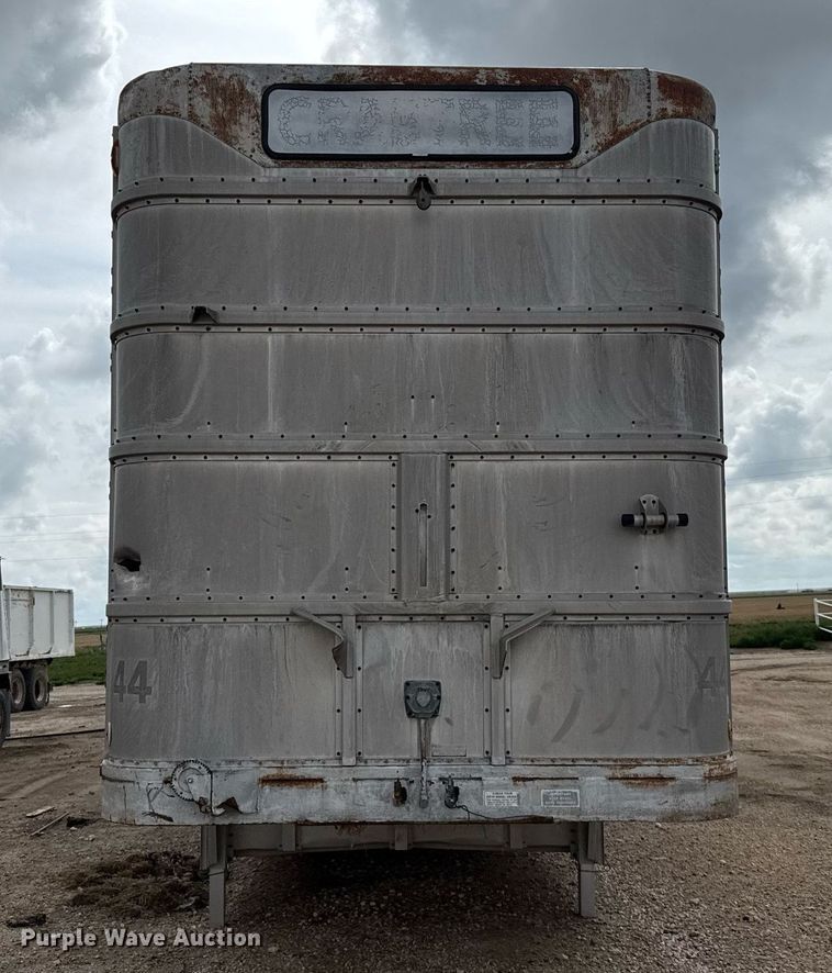image for item DZ8748 1978 Wilson livestock trailer