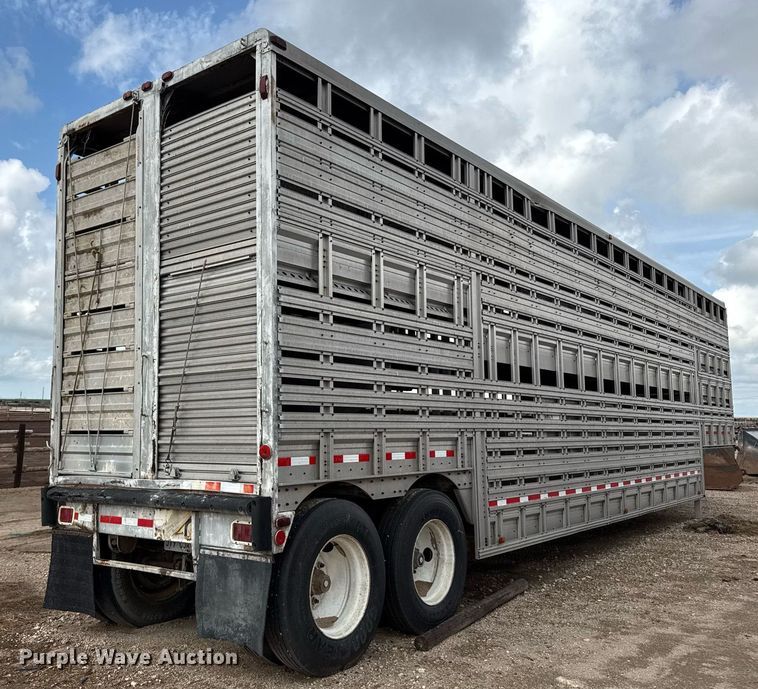 image for item DZ8748 1978 Wilson livestock trailer