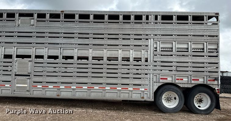 image for item DZ8748 1978 Wilson livestock trailer