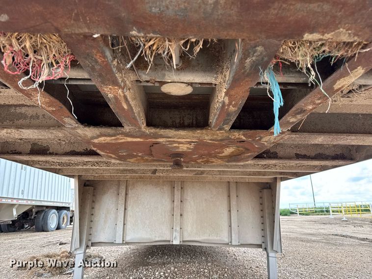 image for item DZ8748 1978 Wilson livestock trailer