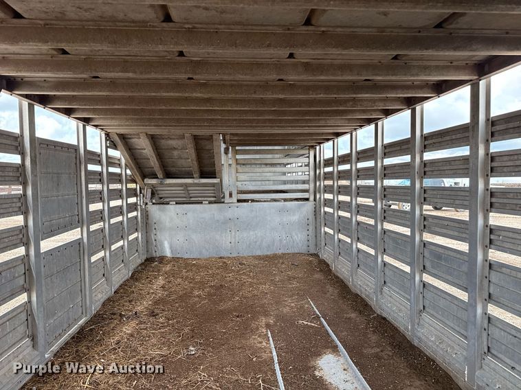 image for item DZ8748 1978 Wilson livestock trailer