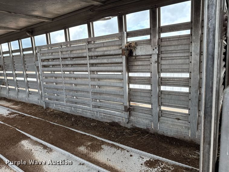 image for item DZ8748 1978 Wilson livestock trailer