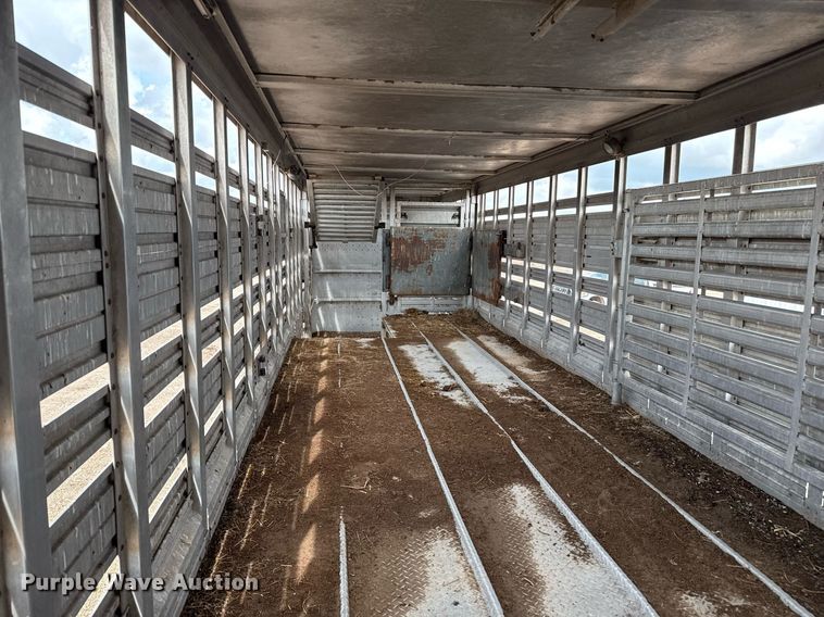 image for item DZ8748 1978 Wilson livestock trailer