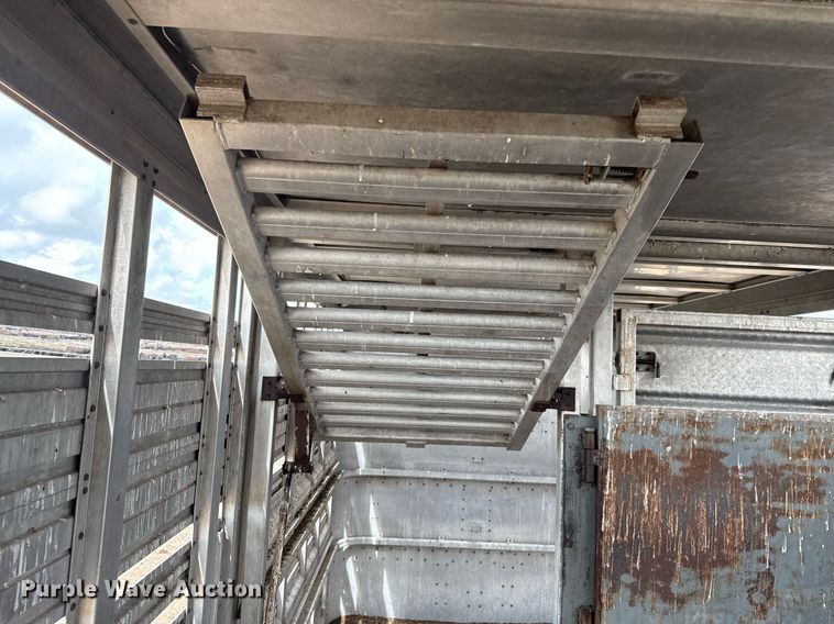 image for item DZ8748 1978 Wilson livestock trailer