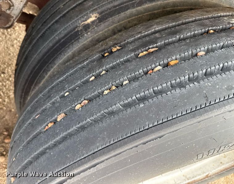 image for item DZ8748 1978 Wilson livestock trailer