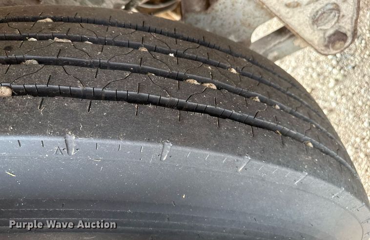 image for item DZ8748 1978 Wilson livestock trailer