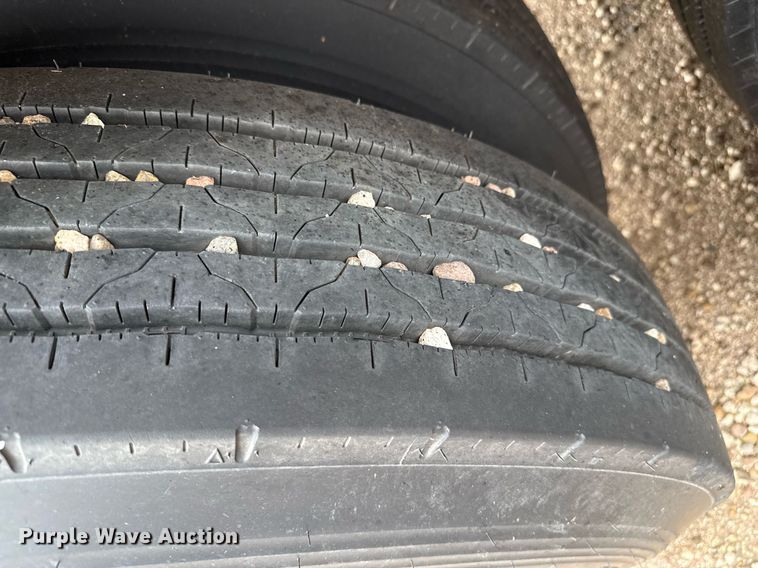 image for item DZ8748 1978 Wilson livestock trailer